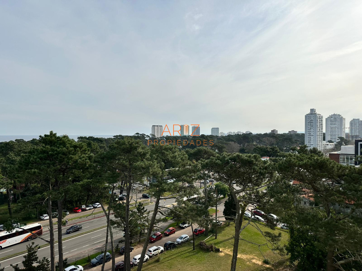 Apartamento ID.1951 - Apartamento de 1 dormitorio en Venta en Av. Roosevelt , Punta del este 