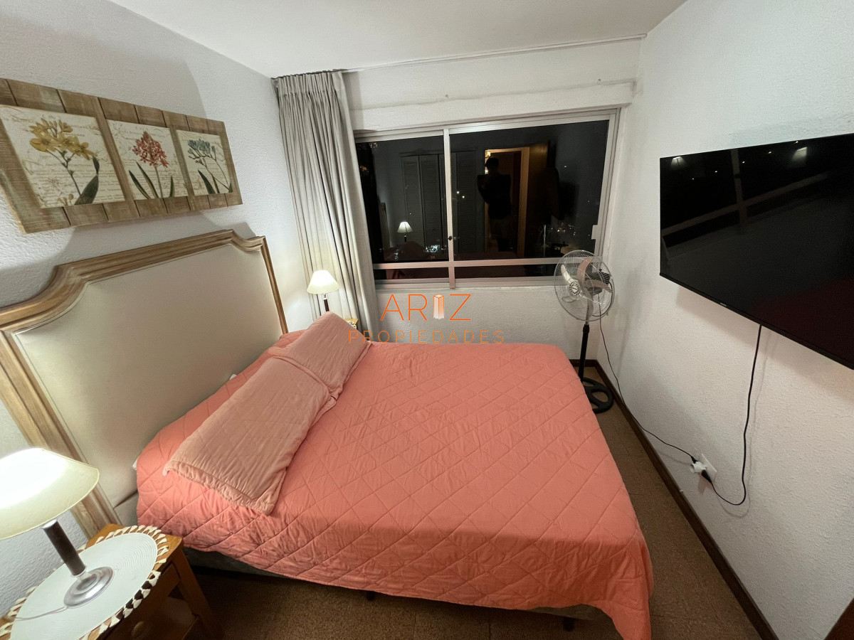 Apartamento ID.2341 - Venta apartamento de 2 dormitorios en Punta del Este oportunidad Roosevelt