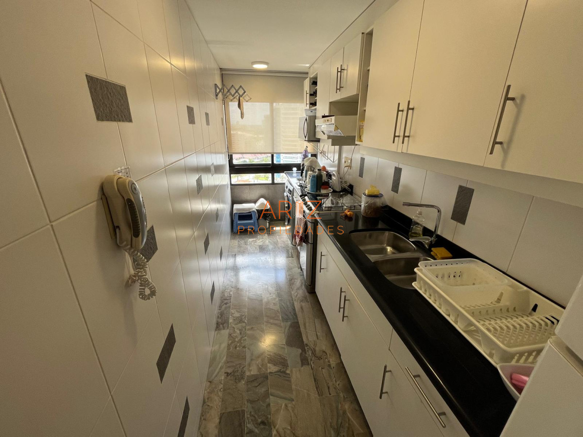 Apartamento ID.2291 - Apartamento en Venta, 3 dormitorios y servicio, en Playa Brava, Punta del Este