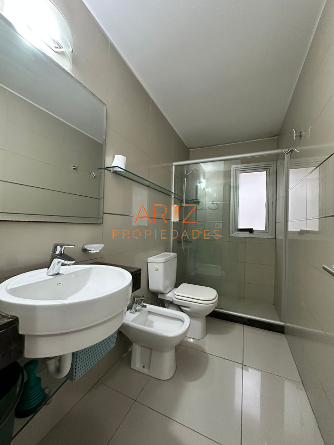 Apartamento ID.1889 - Apartamento en venta, 1 dormitorio en Península, Punta del Este