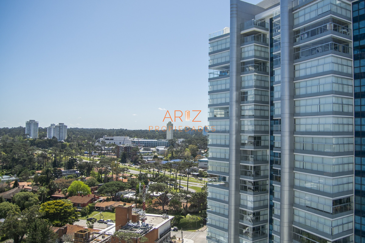 Apartamento ID.2134 - MIAMI BOULEVARD, PUNTA DEL ESTE, PLAYA MANSA, DOS DORMITORIOS , PRIMERAS PARADAS 