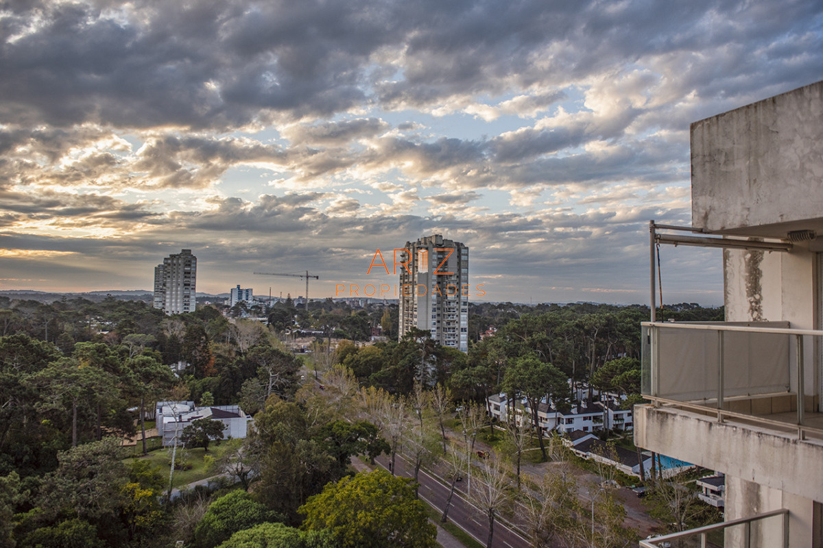 Apartamento ID.2050 - Venta apartamento 3 dormitorios Roosevelt  Punta del Este TODOS LOS SERVICIOS BAJOS GASTOS COMUNES