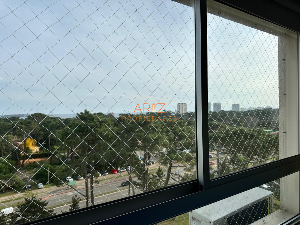 Apartamento ID.1951 - Apartamento de 1 dormitorio en Venta en Av. Roosevelt , Punta del este 