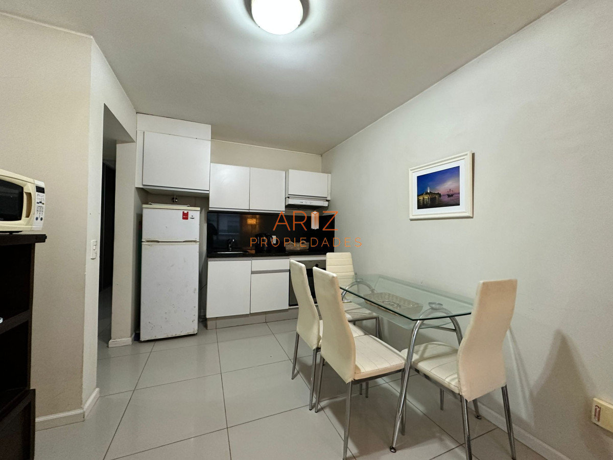 Apartamento ID.1889 - Apartamento en venta, 1 dormitorio en Península, Punta del Este