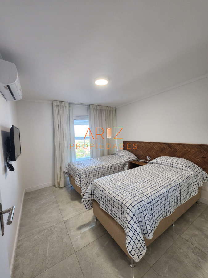Apartamento ID.1684 - MIAMI BOULEVARD, Punta del Este, Playa mansa, 2 dormitorios