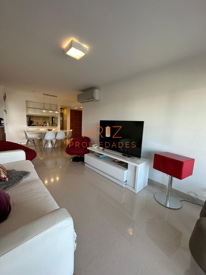 Apartamento ID.2104 - En venta apartamento de 2 Dormitorios en Punta del Este