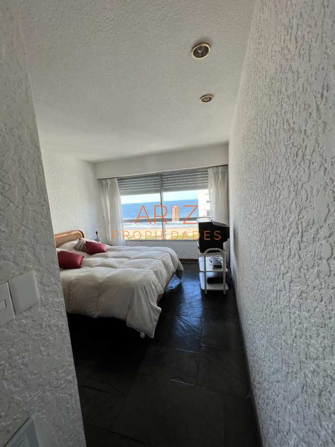Apartamento ID.2330 - Apartamento en Venta de 3 dormitorios en parada 2 de playa brava, cerca de servicios en Punta del Este 