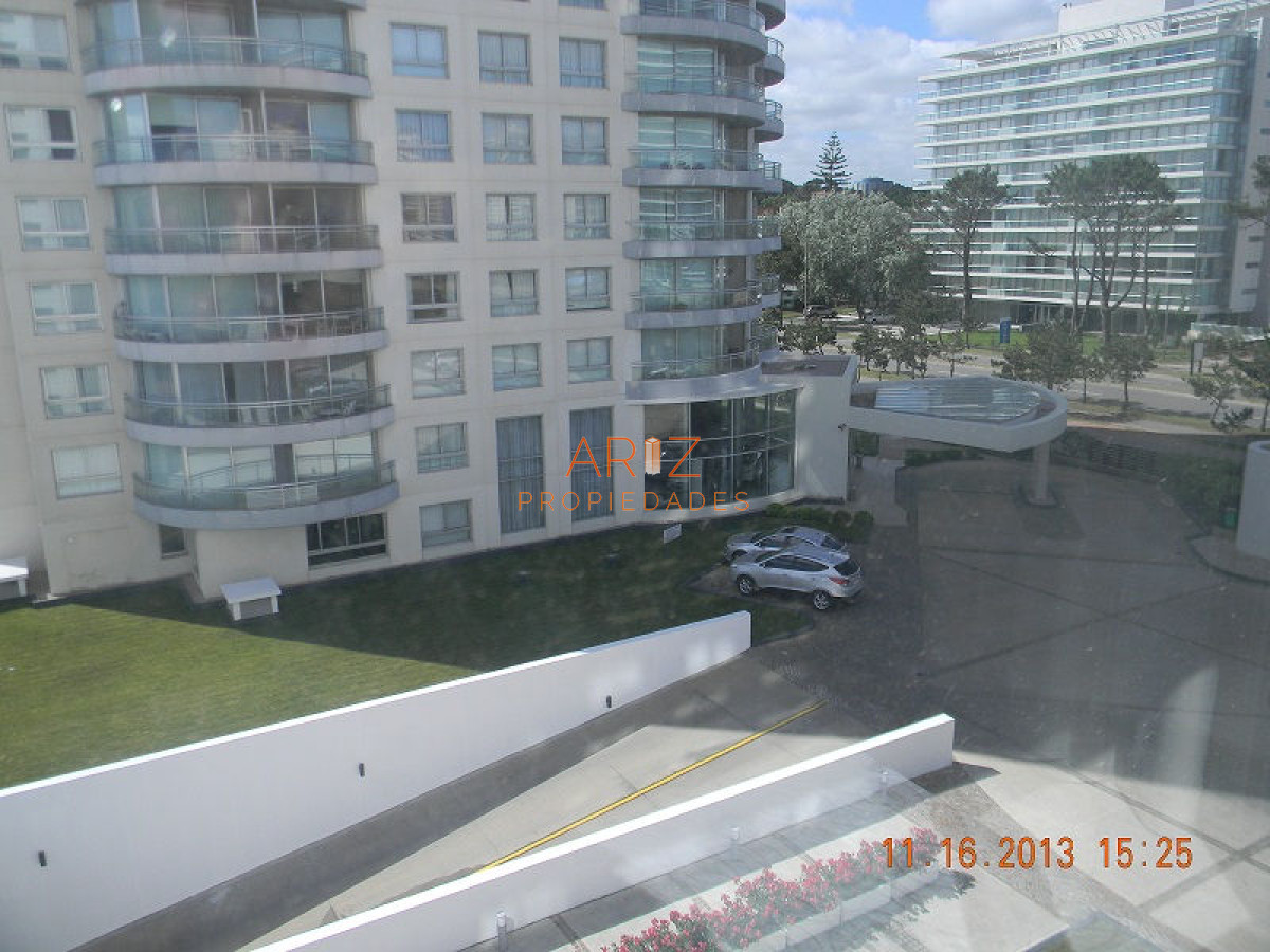 Apartamento ID.1995 - VENTA APARTAMENTO 2 DORMITORIOS 2 BAÑOS TODOS LOS SERVICIOS en Punta del Este