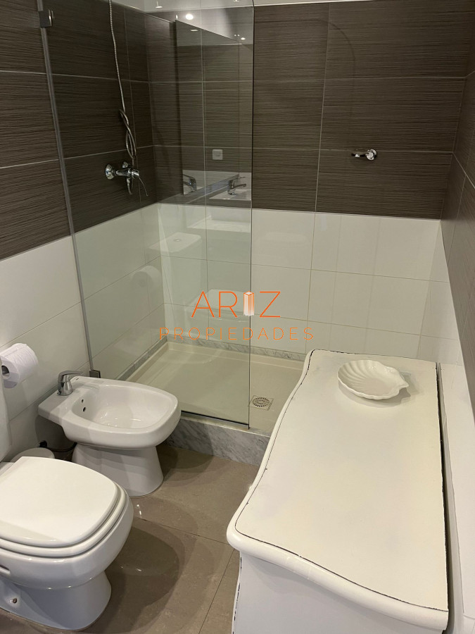 Apartamento ID.2031 - Apartamento en venta de 2 dormitorios en Punta Del Este EDIFICIO DE CATEGORIA
