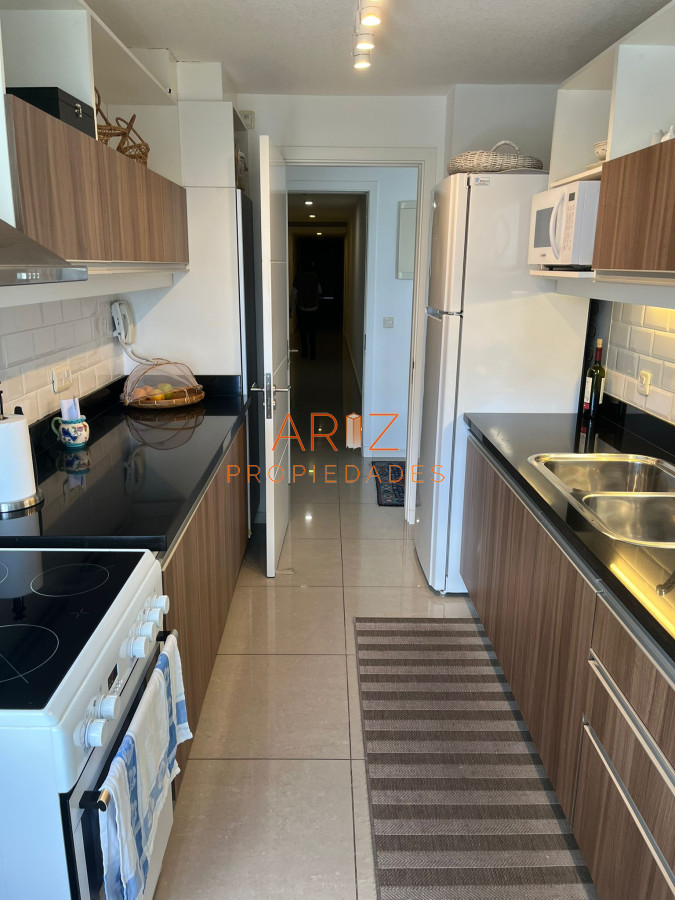 Apartamento ID.2031 - Apartamento en venta de 2 dormitorios en Punta Del Este EDIFICIO DE CATEGORIA
