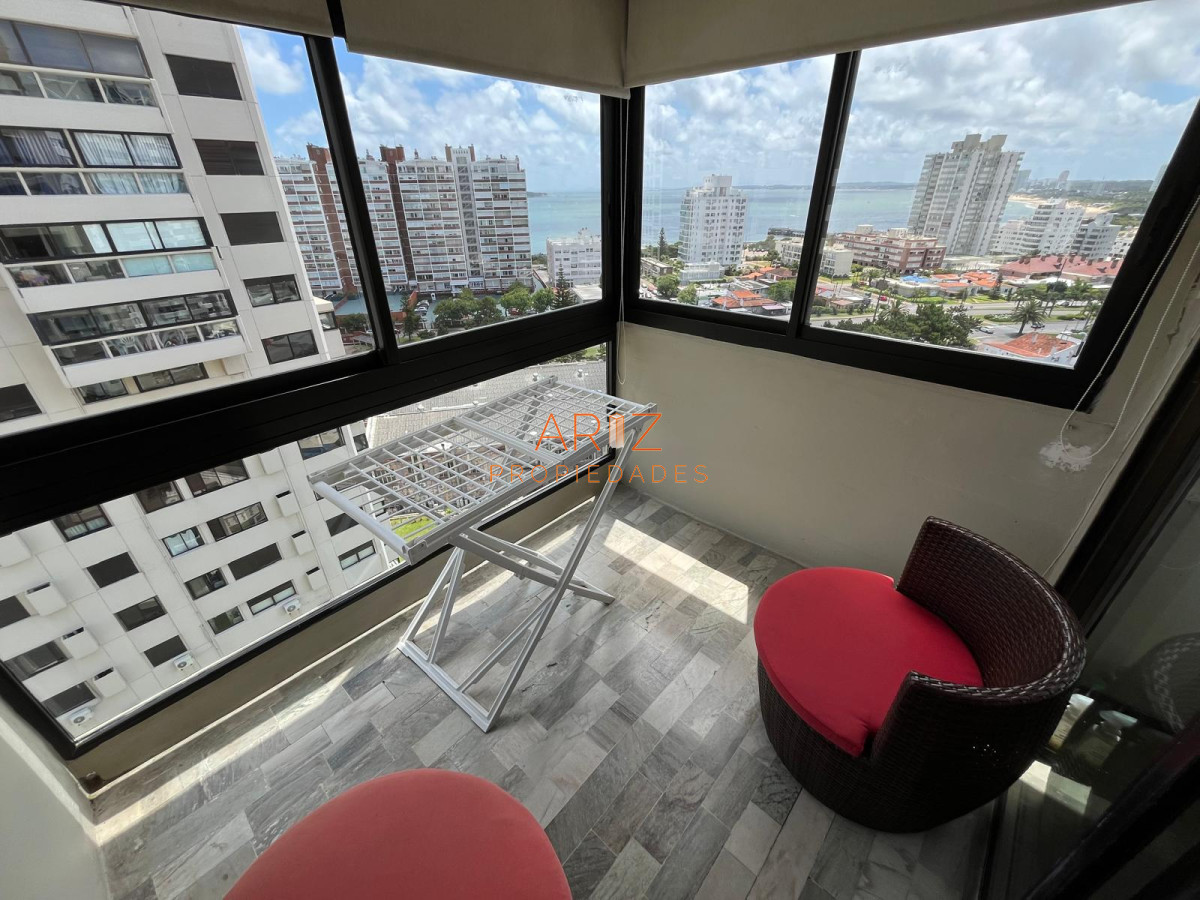 Apartamento ID.2291 - Apartamento en Venta, 3 dormitorios y servicio, en Playa Brava, Punta del Este