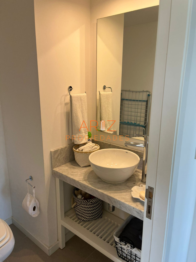 Apartamento ID.2031 - Apartamento en venta de 2 dormitorios en Punta Del Este EDIFICIO DE CATEGORIA