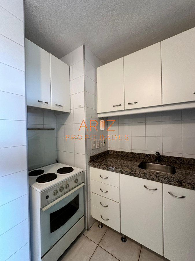 Apartamento ID.1951 - Apartamento de 1 dormitorio en Venta en Av. Roosevelt , Punta del este 