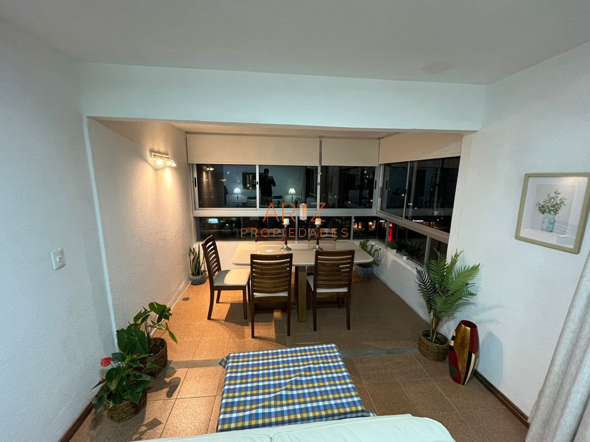 Apartamento ID.2341 - Venta apartamento de 2 dormitorios en Punta del Este oportunidad Roosevelt