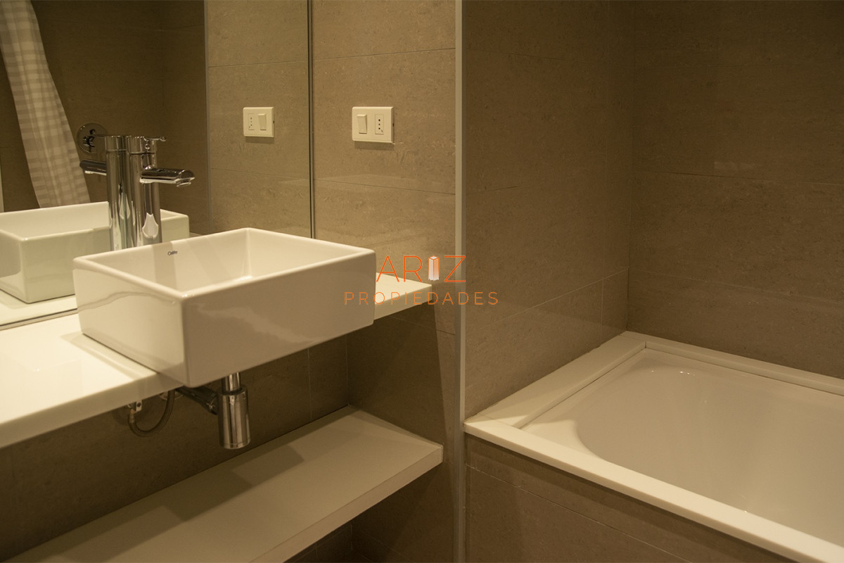 Apartamento ID.2215 - Alexander Boulevard.Departamento de 2 dormitorios, en venta y alquiler.