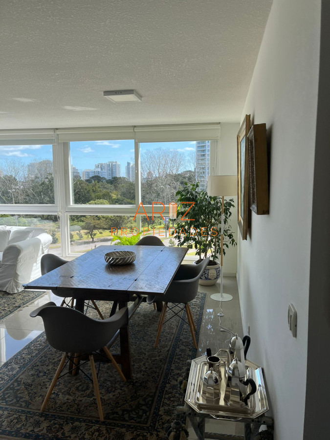 Apartamento ID.2031 - Apartamento en venta de 2 dormitorios en Punta Del Este EDIFICIO DE CATEGORIA