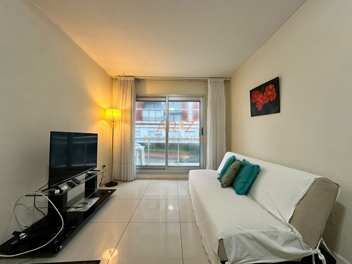 Apartamento ID.1889 - Apartamento en venta, 1 dormitorio en Península, Punta del Este