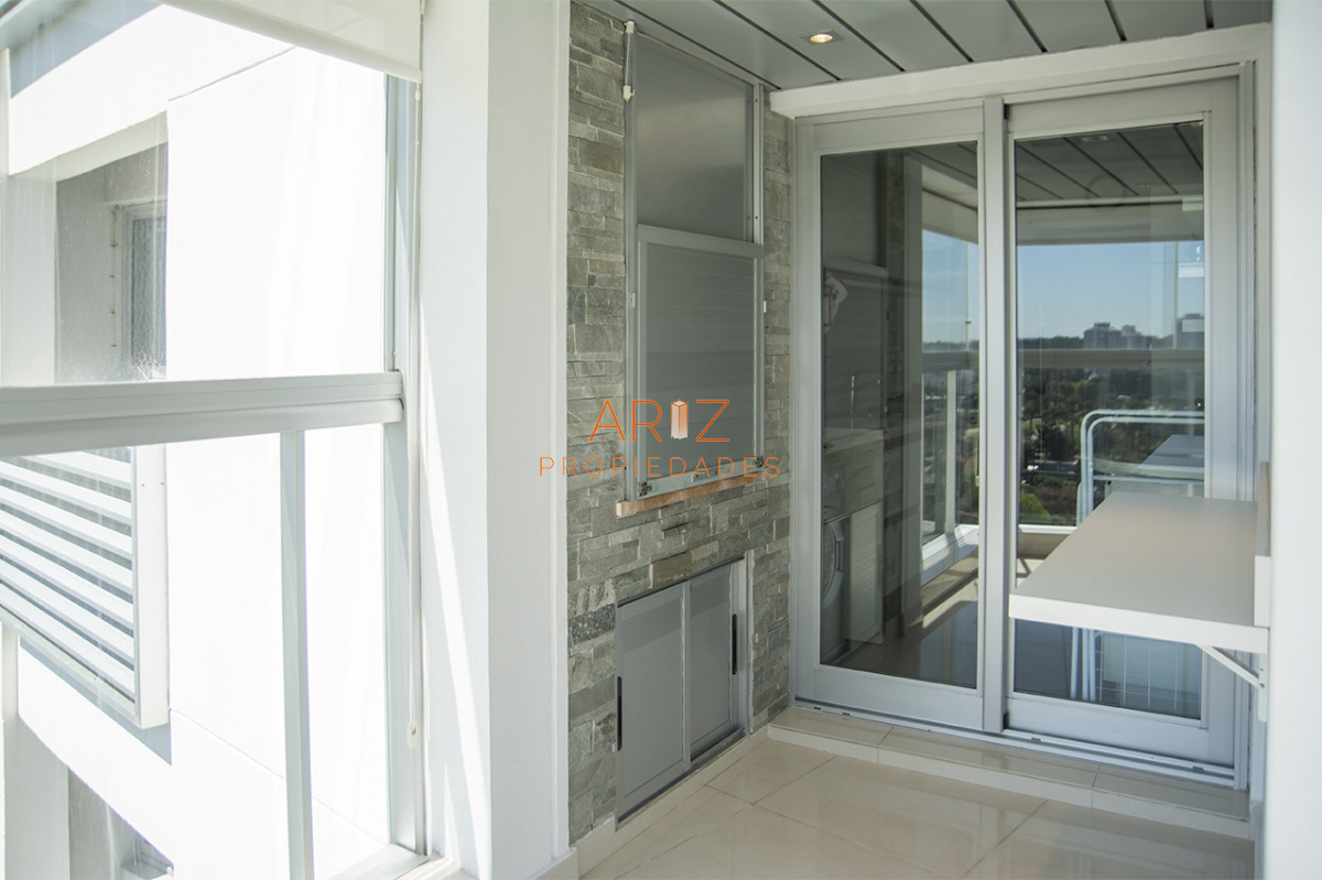 Apartamento ID.2134 - MIAMI BOULEVARD, PUNTA DEL ESTE, PLAYA MANSA, DOS DORMITORIOS , PRIMERAS PARADAS 