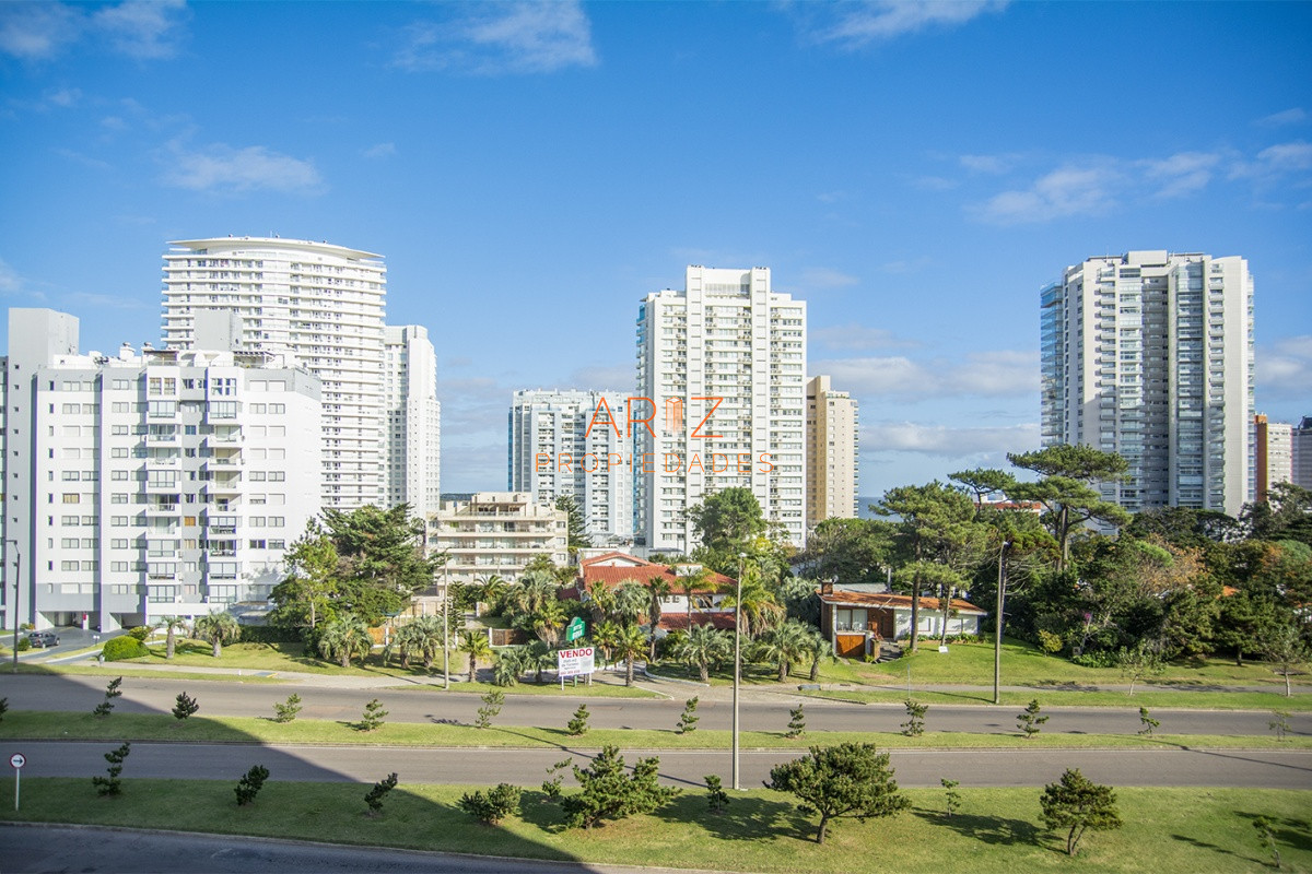 Apartamento ID.1672 - Departamento en venta, excelente ubicacion, edificio Alexander Boulevard