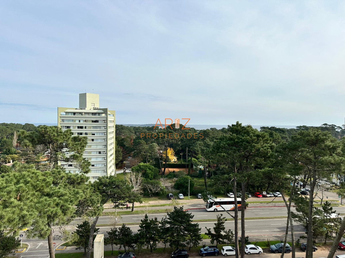 Apartamento ID.1951 - Apartamento de 1 dormitorio en Venta en Av. Roosevelt , Punta del este 