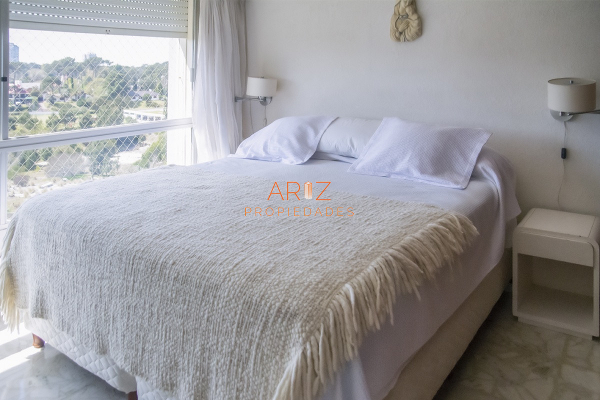 Apartamento ID.1676 - Apartamento en venta, Torre Fragata con hermosa vista al mar 3 dormitorios Punta del Este