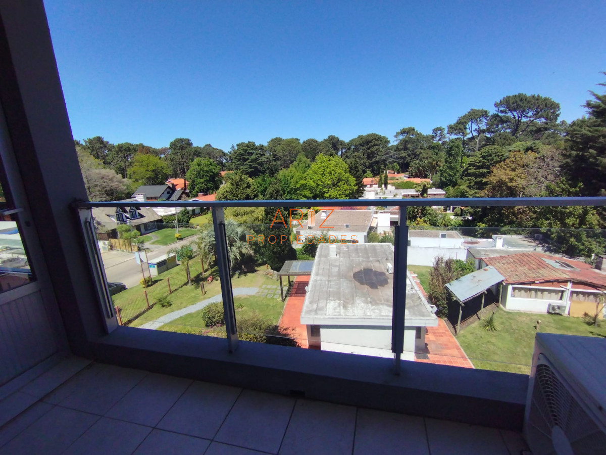 Apartamento ID.1870 - Vende apartamento de 1 dormitorio, balcon con excelente vista en Roosevelt- Punta Este