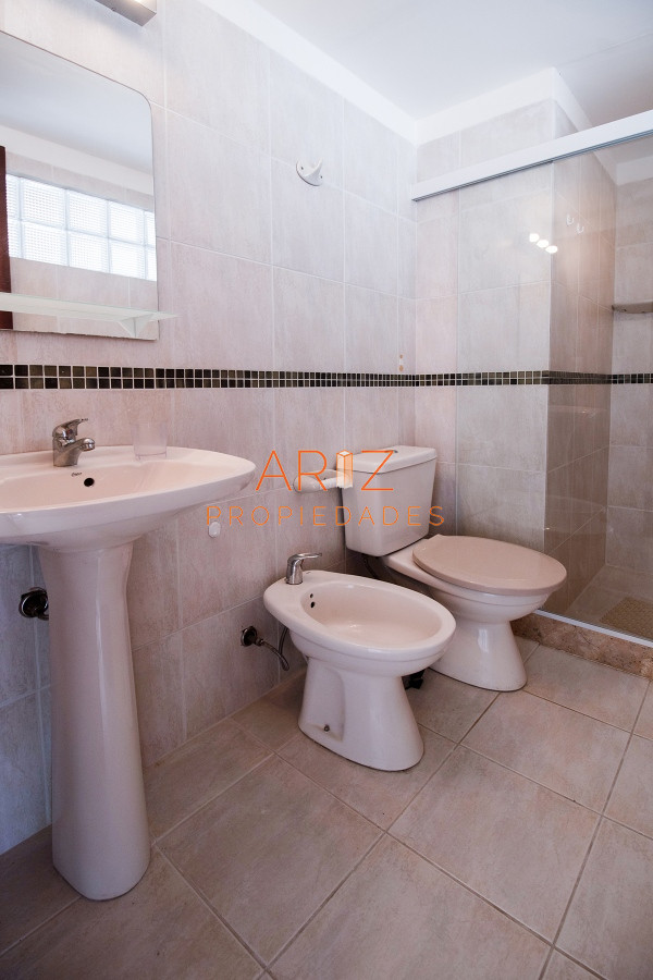 Apartamento ID.1765 - Apartamento en Venta de 3 dormitorios en Edificio Palm Beach . Peninsula , Punta del este 