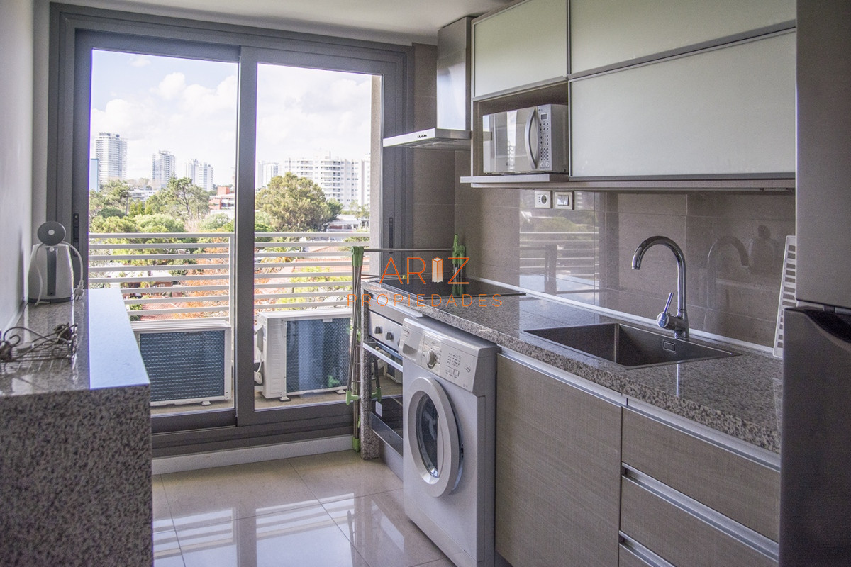 Apartamento ID.2215 - Alexander Boulevard.Departamento de 2 dormitorios, en venta y alquiler.