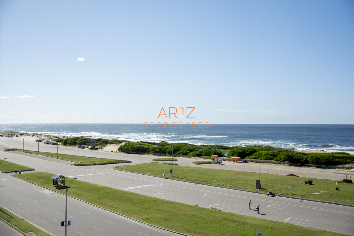 Apartamento ID.1680 - Apartamento en Venta de 3 dormitorios en Edificio Alborada , Punta del este 