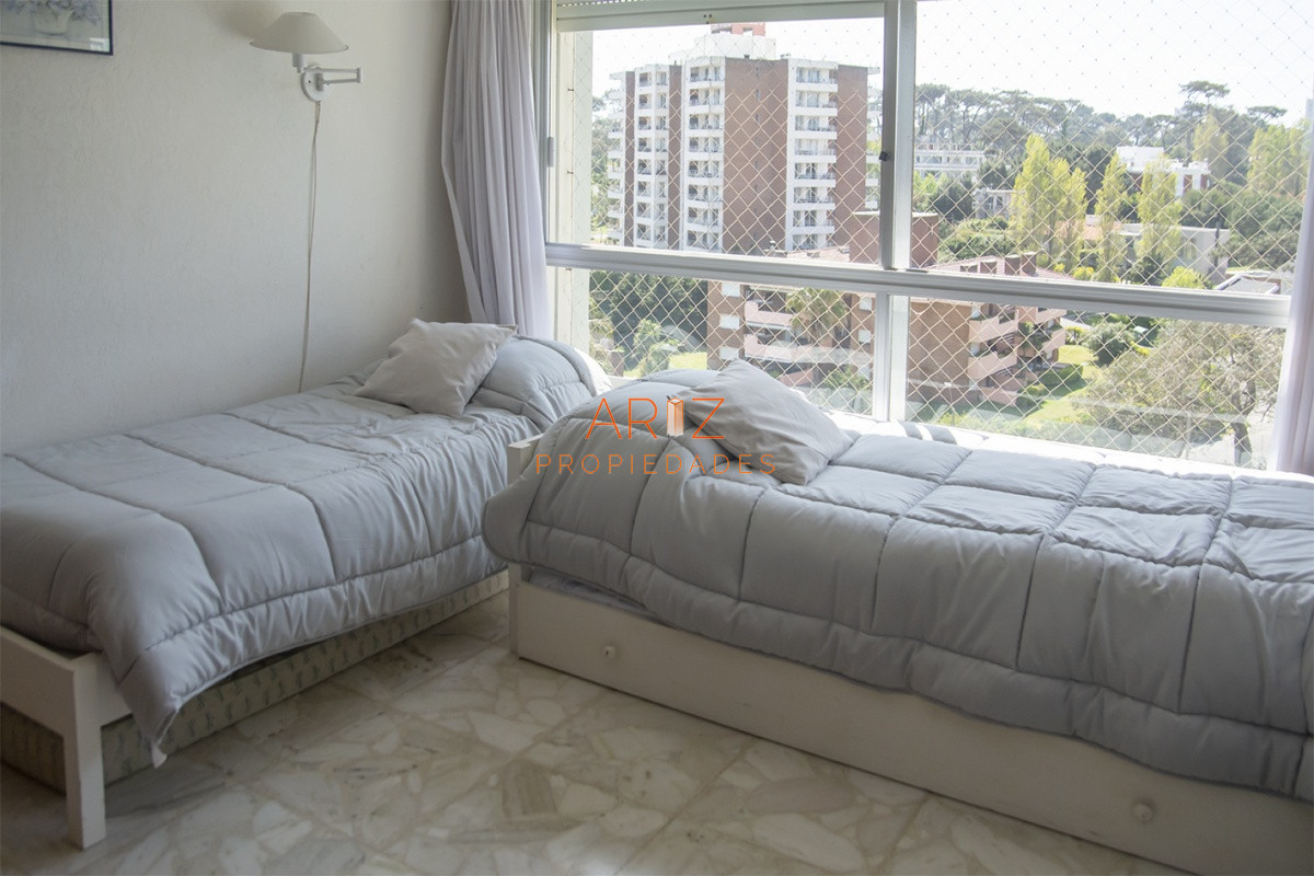 Apartamento ID.1676 - Apartamento en venta, Torre Fragata con hermosa vista al mar 3 dormitorios Punta del Este