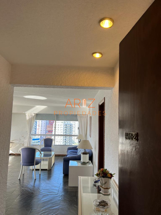 Apartamento ID.2330 - Apartamento en Venta de 3 dormitorios en parada 2 de playa brava, cerca de servicios en Punta del Este 