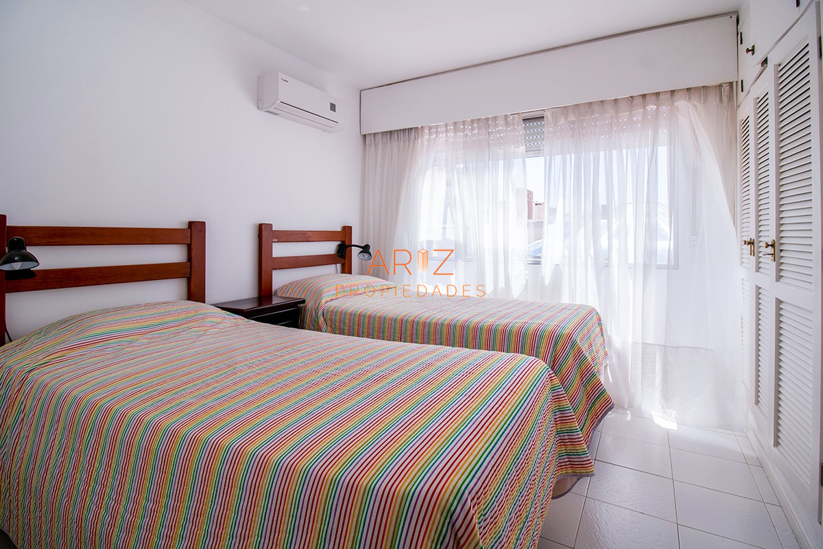 Apartamento ID.1763 - Apartamento en Venta de 3 dormitorios en Edificio Palm Beach , Punta del este , Gorlero , Maldonado 