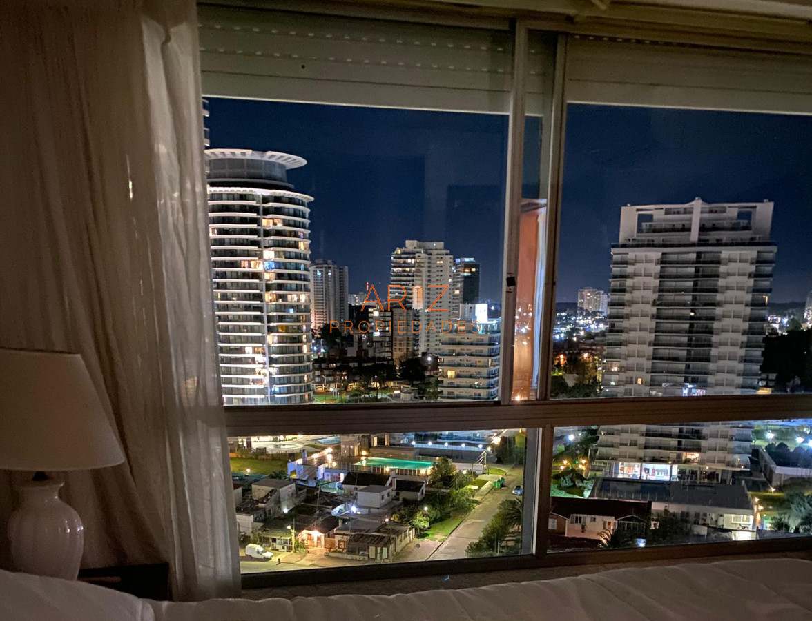 Apartamento ID.2210 - Apartamento en venta 1 dormitorio en Playa Brava, Punta del Este.