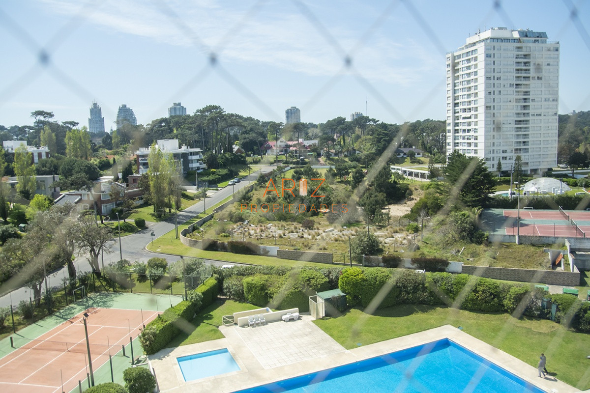 Apartamento ID.1676 - Apartamento en venta, Torre Fragata con hermosa vista al mar 3 dormitorios Punta del Este