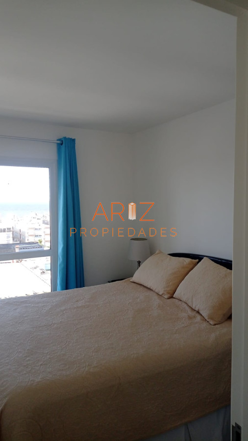 Apartamento ID.1952 - Vende en Peninsula, apartamento de 1 dormitorio, con excelente vista, muy iluminado.