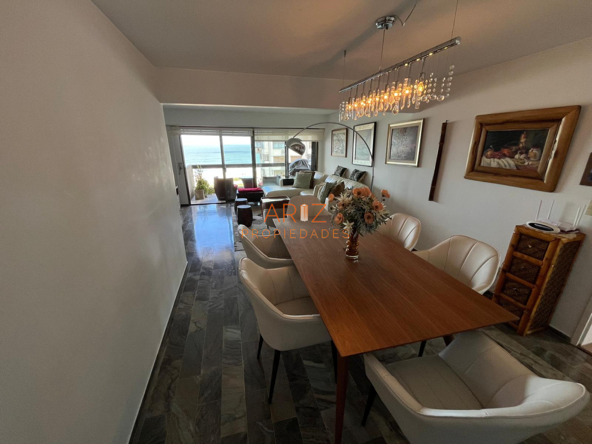 Apartamento ID.2291 - Apartamento en Venta, 3 dormitorios y servicio, en Playa Brava, Punta del Este