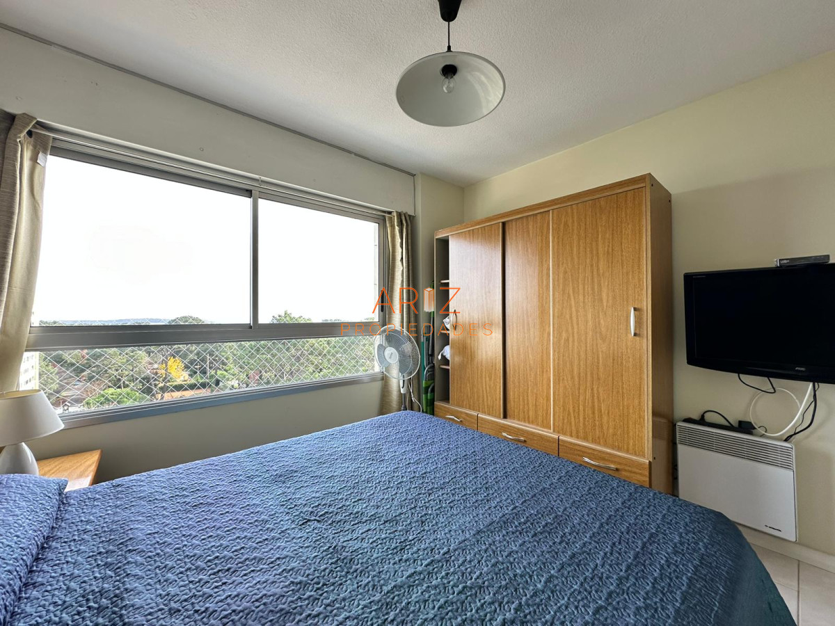Apartamento ID.1951 - Apartamento de 1 dormitorio en Venta en Av. Roosevelt , Punta del este 