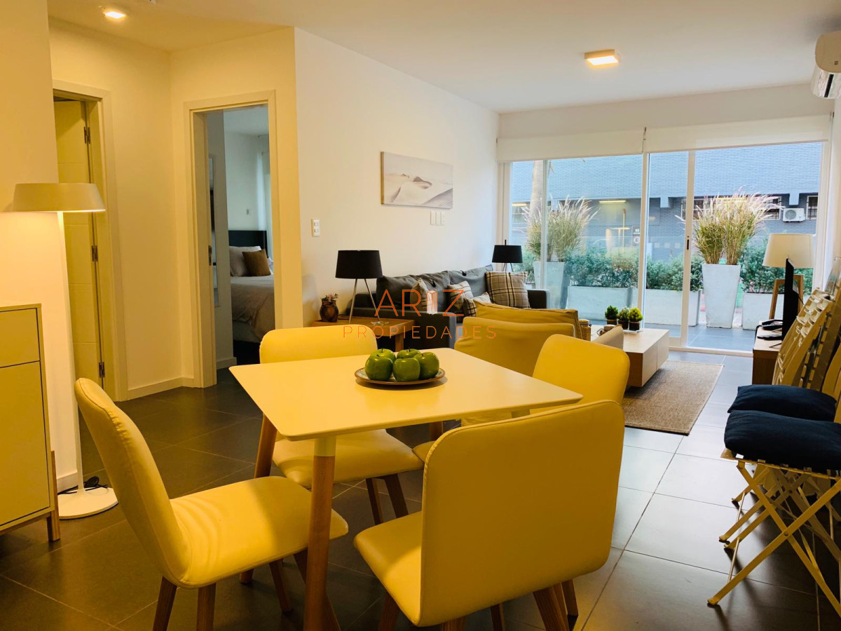 Apartamento ID.2301 - Venta Apartamento de 2 dormitorios en Península, Punta del Este