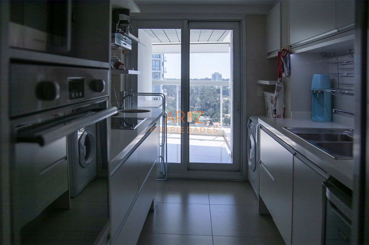 Apartamento ID.2134 - MIAMI BOULEVARD, PUNTA DEL ESTE, PLAYA MANSA, DOS DORMITORIOS , PRIMERAS PARADAS 