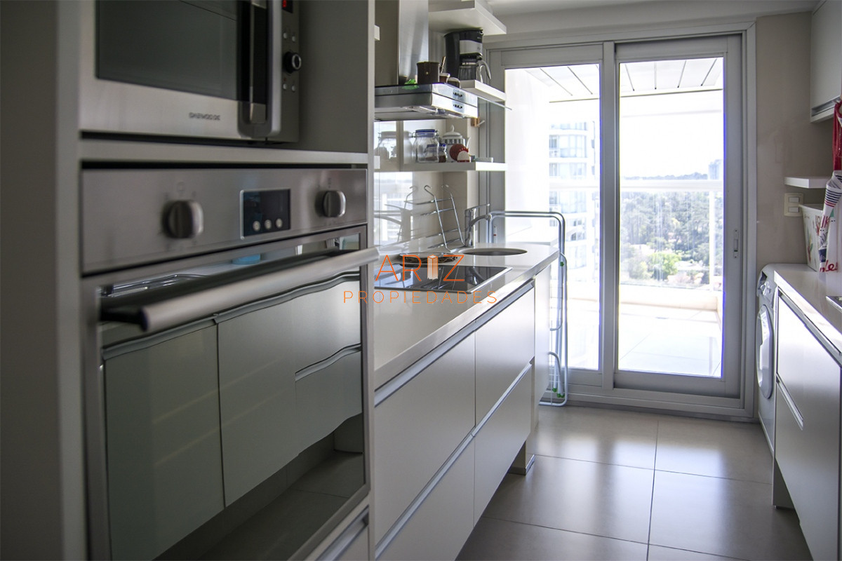 Apartamento ID.2134 - MIAMI BOULEVARD, PUNTA DEL ESTE, PLAYA MANSA, DOS DORMITORIOS , PRIMERAS PARADAS 