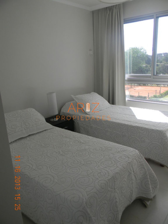 Apartamento ID.1995 - VENTA APARTAMENTO 2 DORMITORIOS 2 BAÑOS TODOS LOS SERVICIOS en Punta del Este