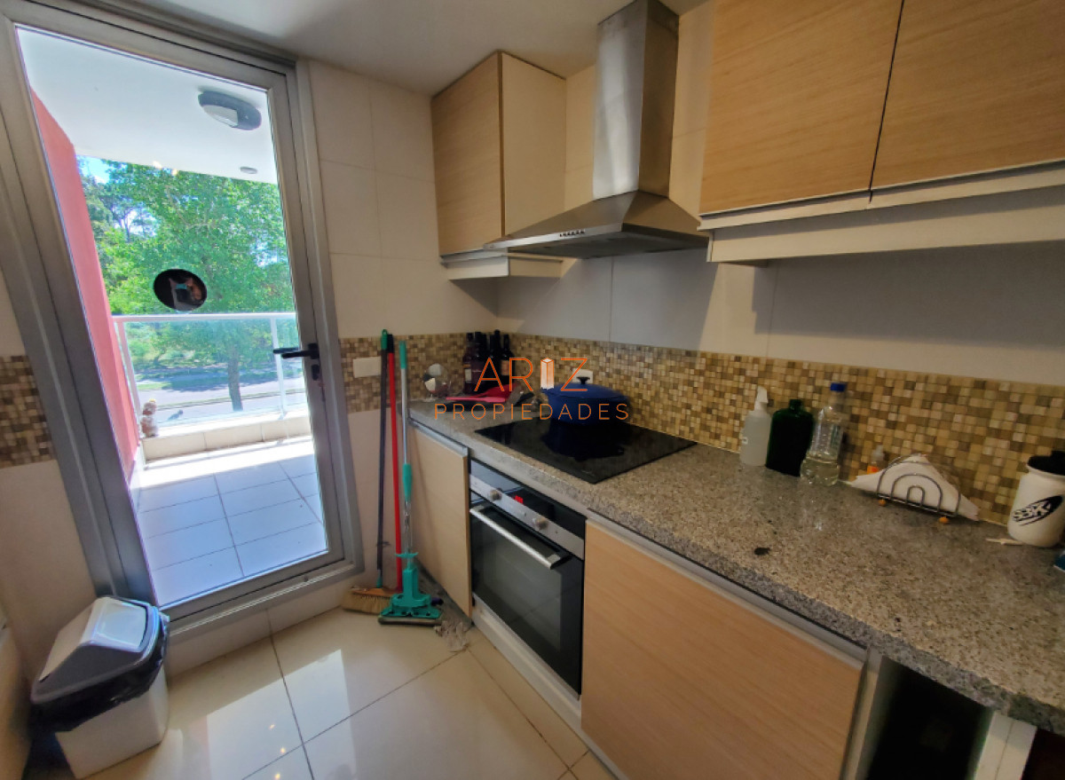 Apartamento ID.2283 - Vende apartamento de 3 dormitorios con vista a un agradable entorno, en Punta del Este.