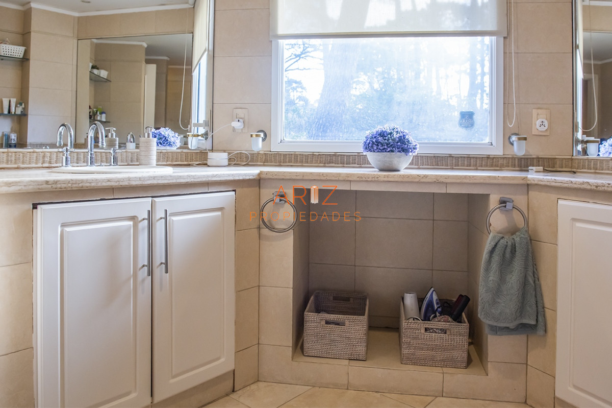 Casa ID.2054 - Casa en Venta de 4 dormitorios en San Rafael , Punta del este 