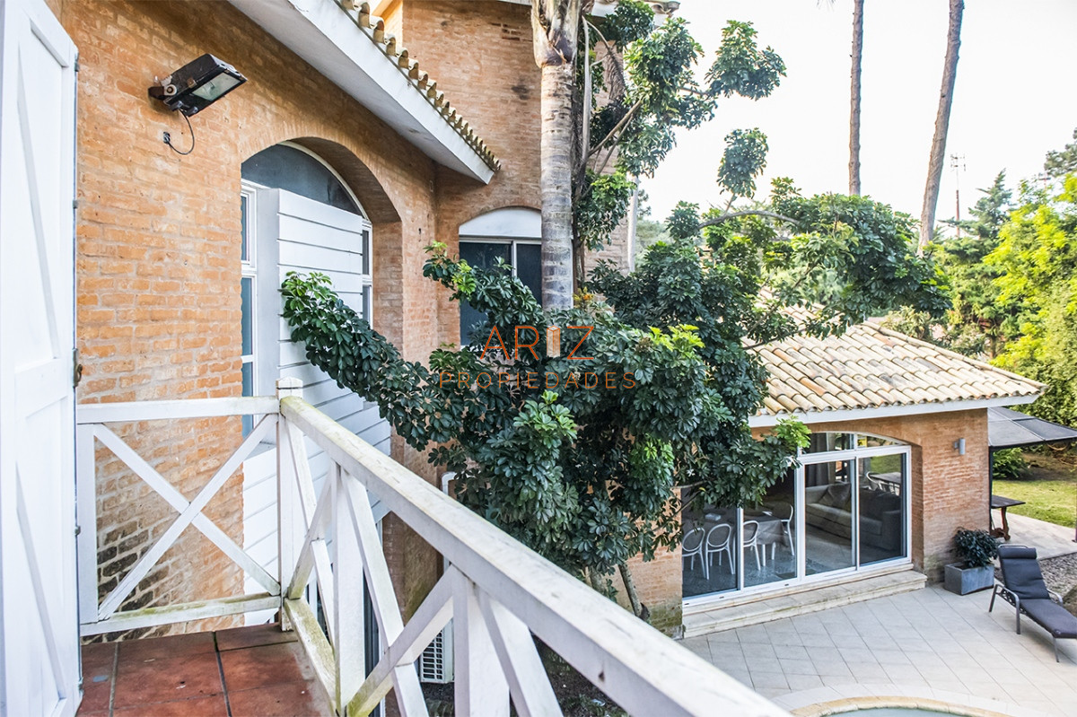 Casa ID.2054 - Casa en Venta de 4 dormitorios en San Rafael , Punta del este 