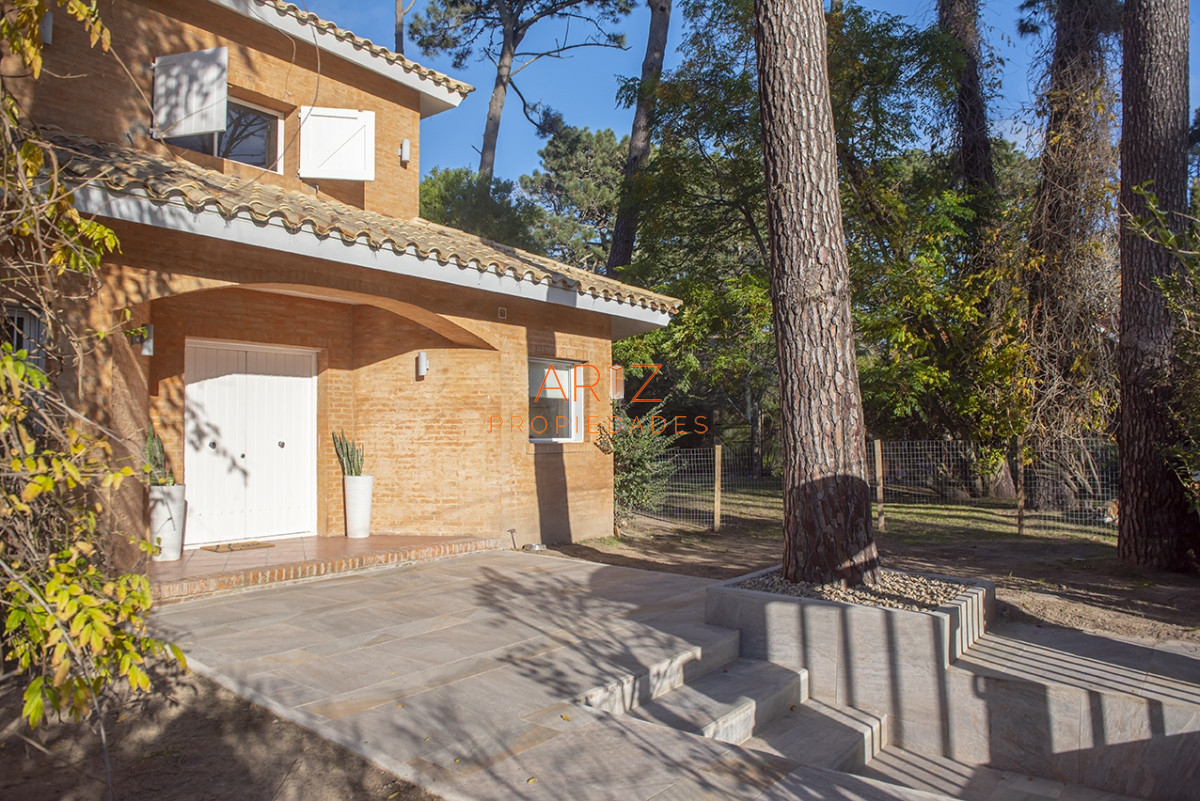 Casa ID.2054 - Casa en Venta de 4 dormitorios en San Rafael , Punta del este 