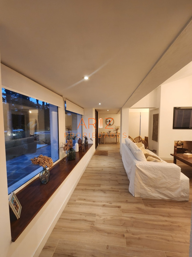 Casa ID.2060 - Casa en Alquiler verano temporada de 4 dormitorios en Playa Mansa , Punta del este , Maldonado 