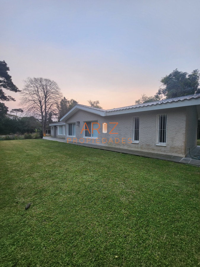 Casa ID.2060 - Casa en Alquiler verano temporada de 4 dormitorios en Playa Mansa , Punta del este , Maldonado 
