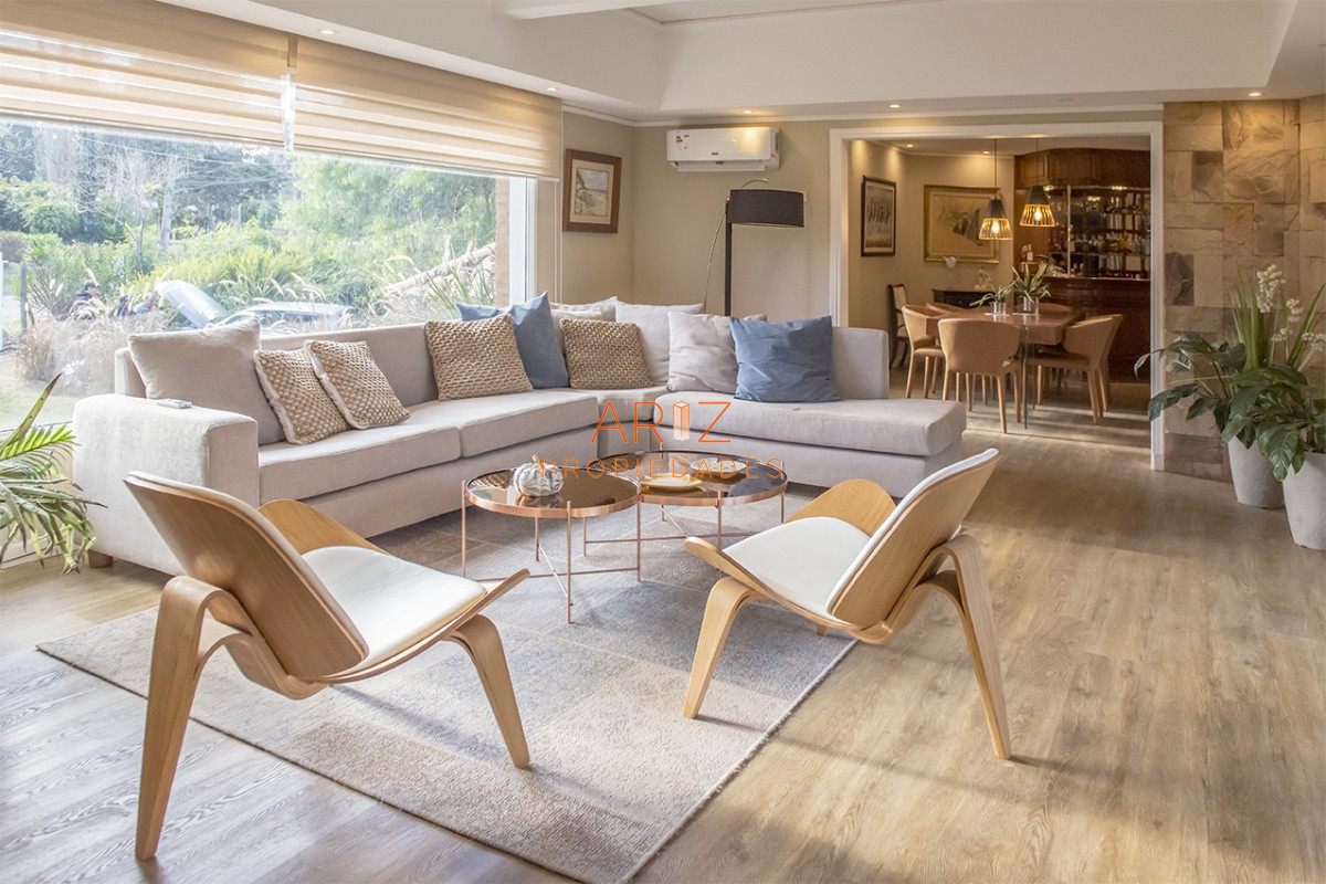 Casa ID.2054 - Casa en Venta de 4 dormitorios en San Rafael , Punta del este 