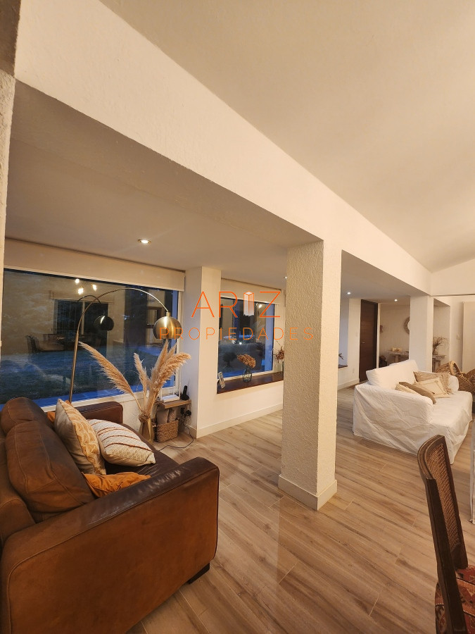 Casa ID.2060 - Casa en Alquiler verano temporada de 4 dormitorios en Playa Mansa , Punta del este , Maldonado 