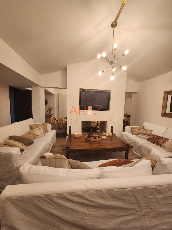 Casa ID.2060 - Casa en Alquiler verano temporada de 4 dormitorios en Playa Mansa , Punta del este , Maldonado 